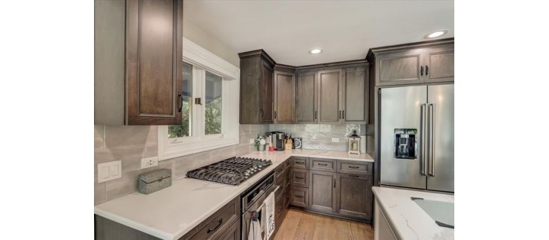5 Beautiful Natural Wood Cabinets to Transform Your Kitchen 5 Beautiful Natural Wood Cabinets to Transform Your Kitchen